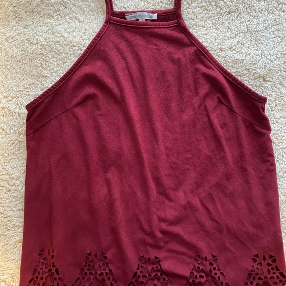 ⚡️FREE a with a purchase of $25 or more⚡️
Charlotte Russe- Halter Crop Top - Picture 1 of 4